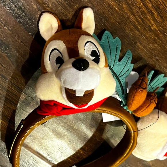 ✨ Disney Parks Loungefly Chip n Dale Fort Wilderness Minnie Mickey Ears ✨ NWT - Picture 10 of 10